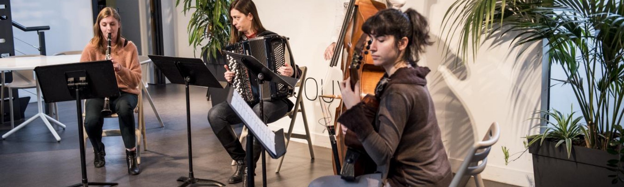 Des élèves du conservatoire performent à la Maison de la citoyenneté