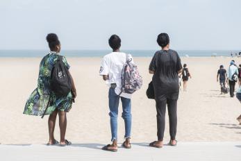 05-Ouistreham-mer-jeunes-11.jpg